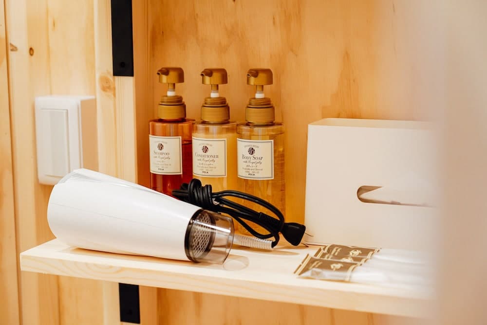 Bathroom amenities
