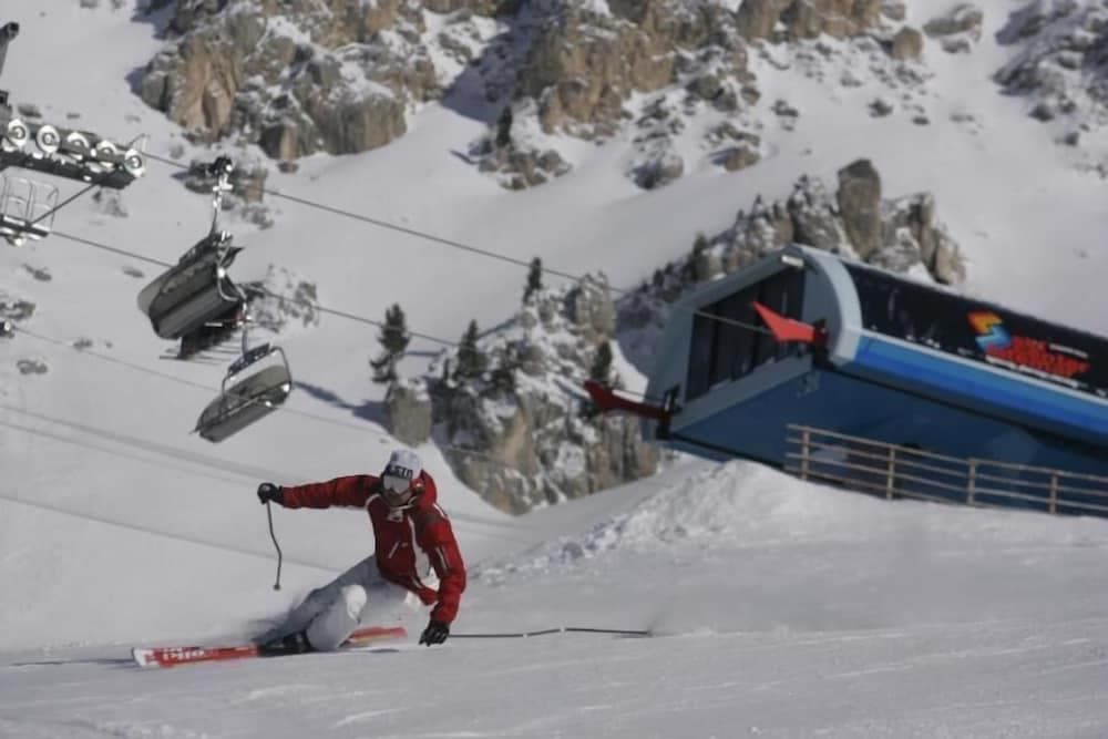 Snow and ski sports