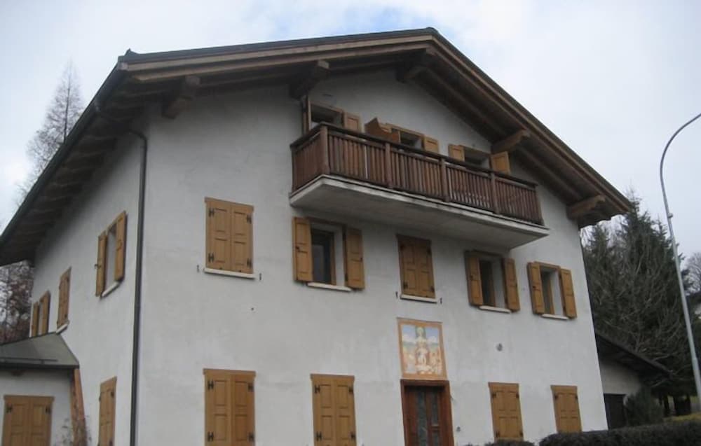 Primary image