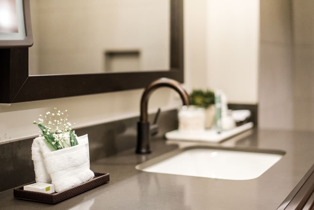 Bathroom sink