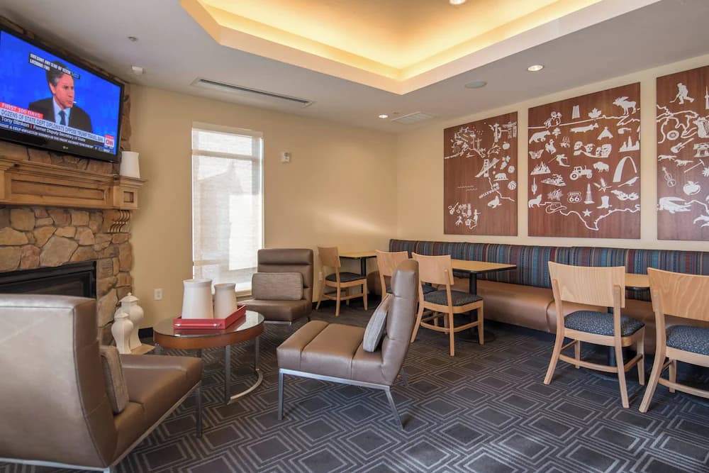 Lobby lounge