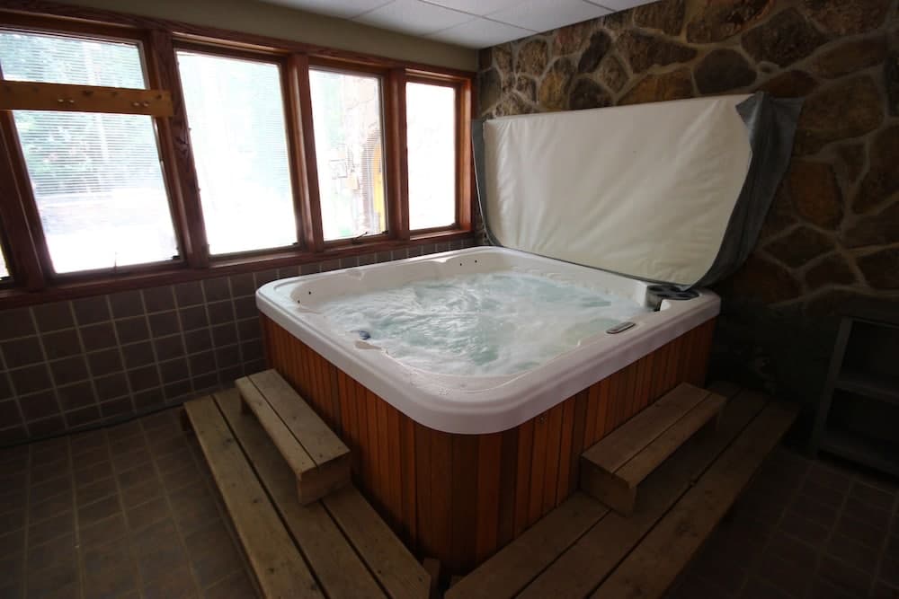 Private spa tub