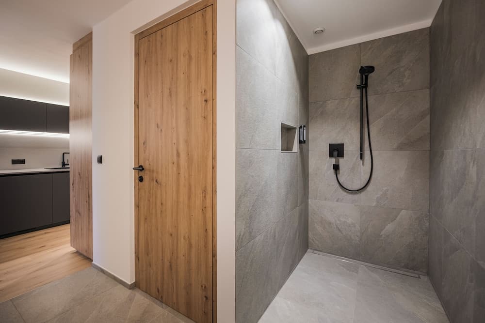 Bathroom shower