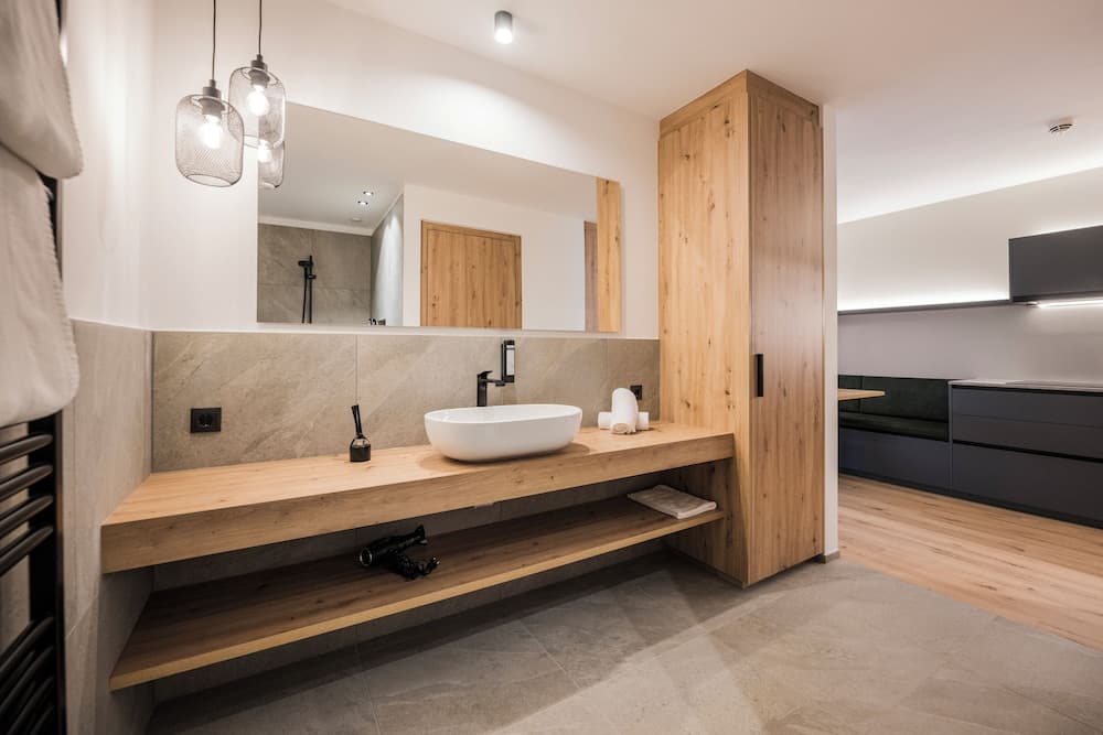 Bathroom sink