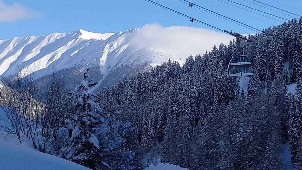 Snow and ski sports