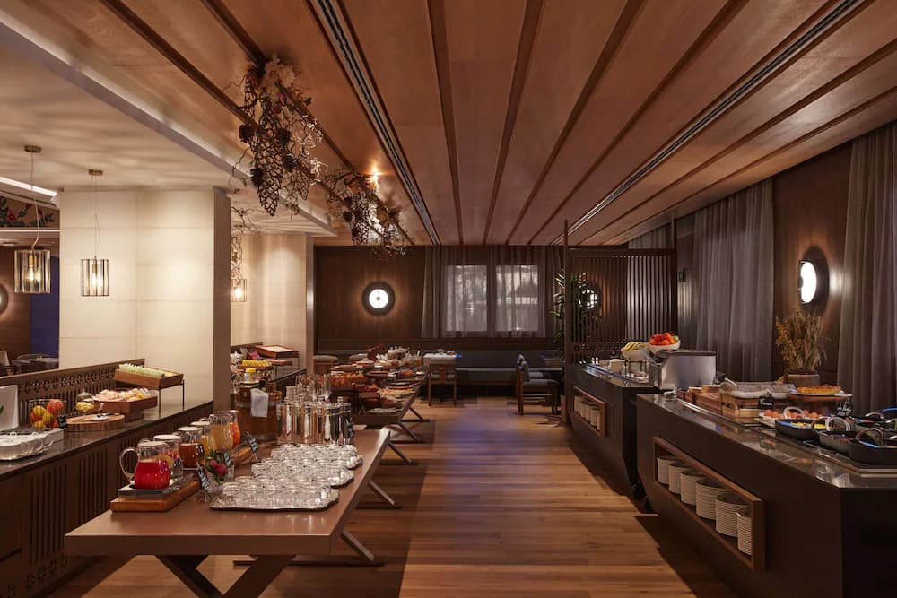 Breakfast area