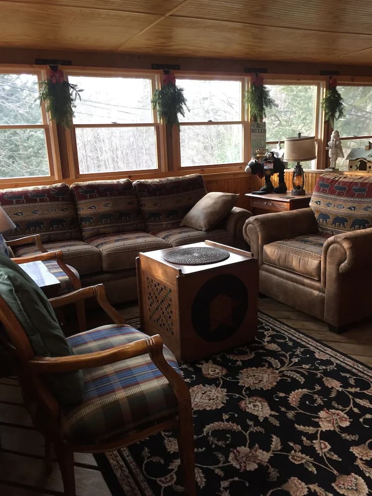 Lobby lounge