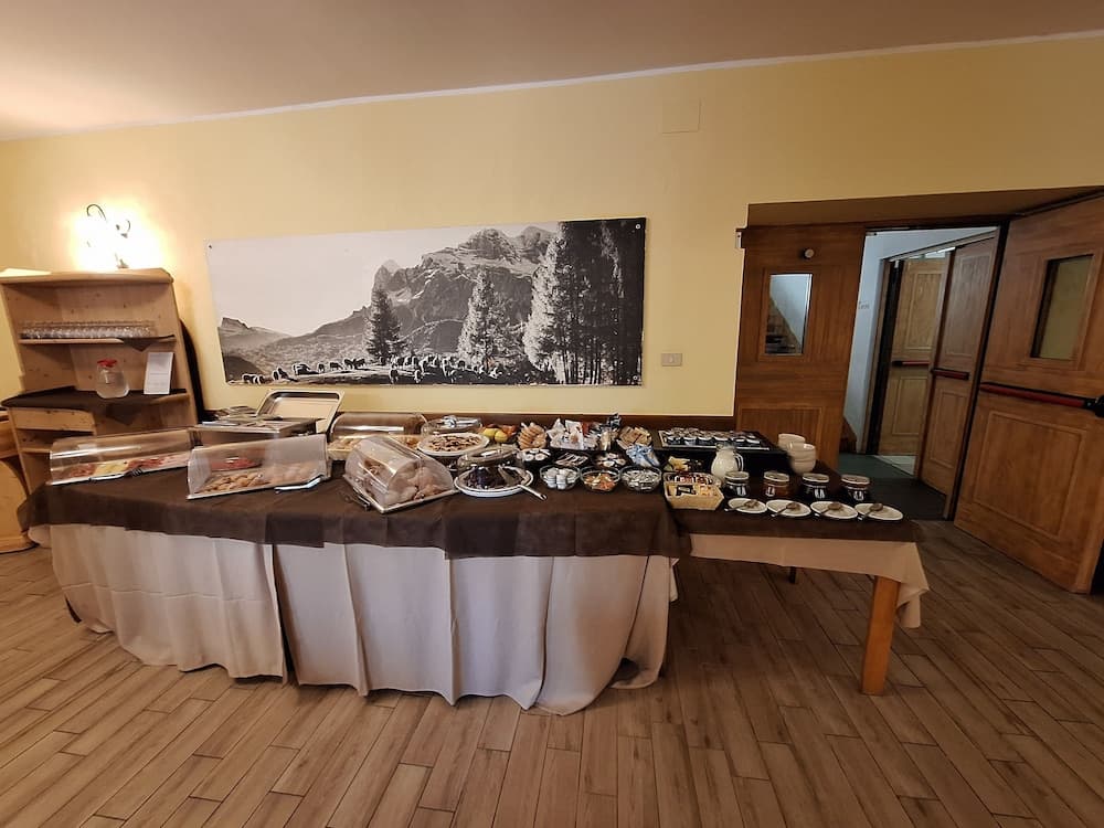 Breakfast buffet