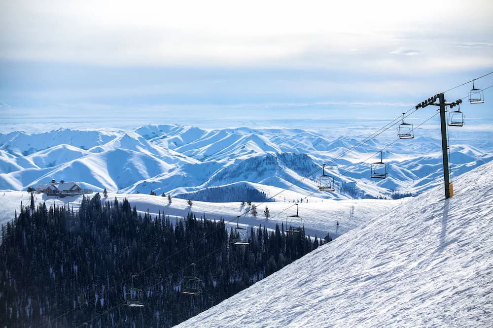Snow and ski sports