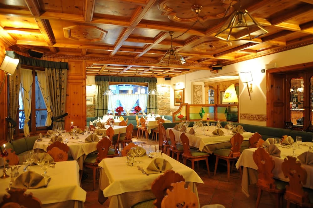 Food court