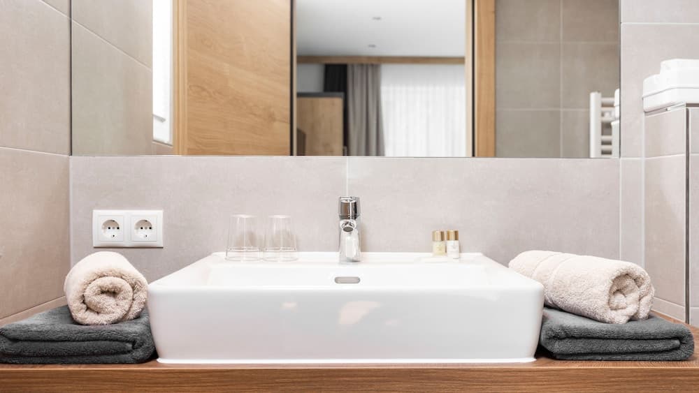 Bathroom sink