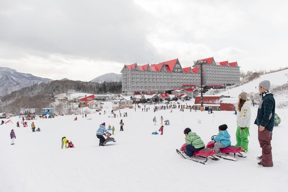 Snow and ski sports