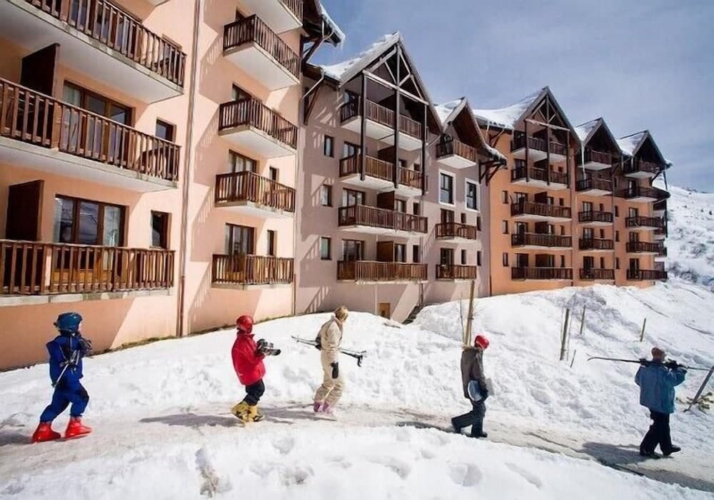 Snow and ski sports