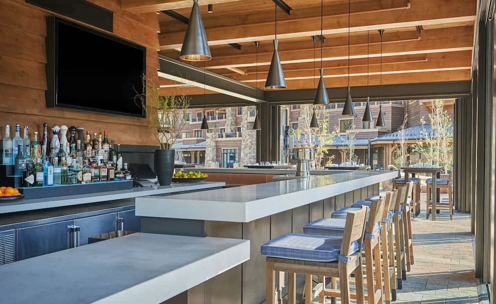 Poolside bar