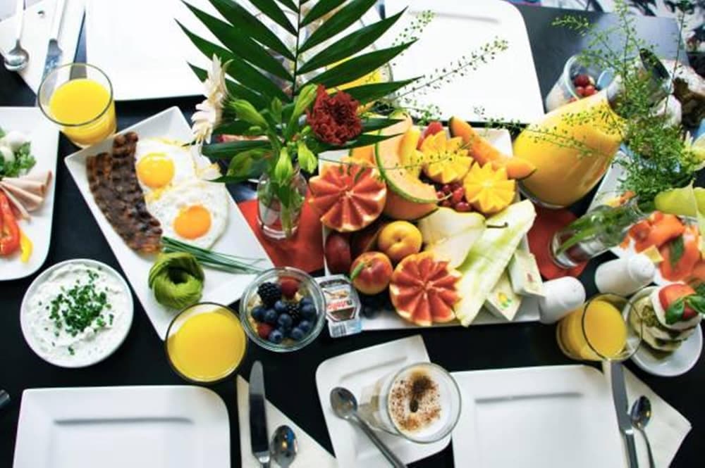 Breakfast meal