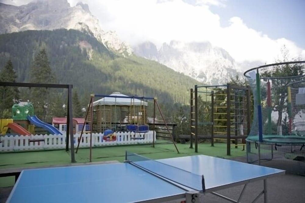Children's play area - outdoor