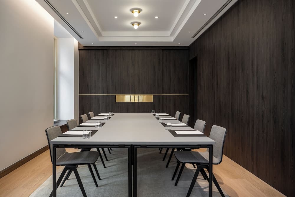 Meeting facility