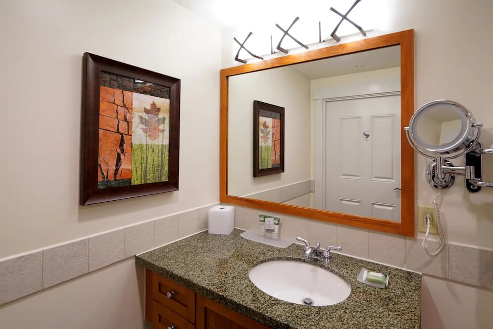 Bathroom sink