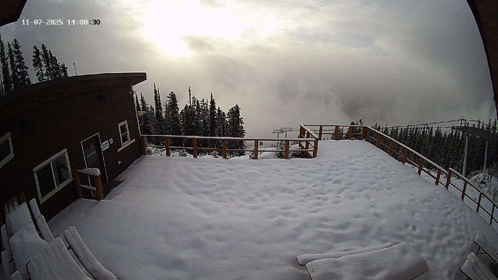 Revelstoke: Top of Upper Gondola Cam