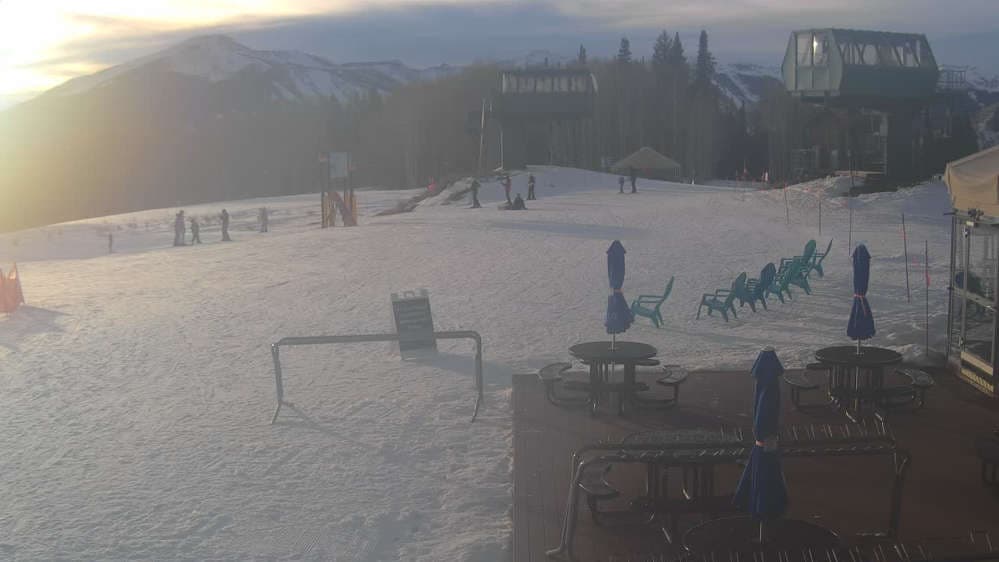 Umbrella Bar at Ten Peaks stream