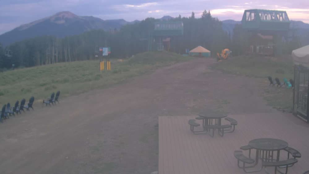 Umbrella Bar at Ten Peaks stream