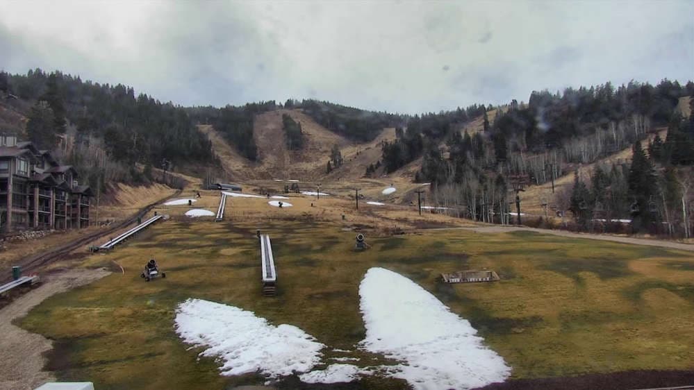 Deer Valley - Snow Park Lodge Cam