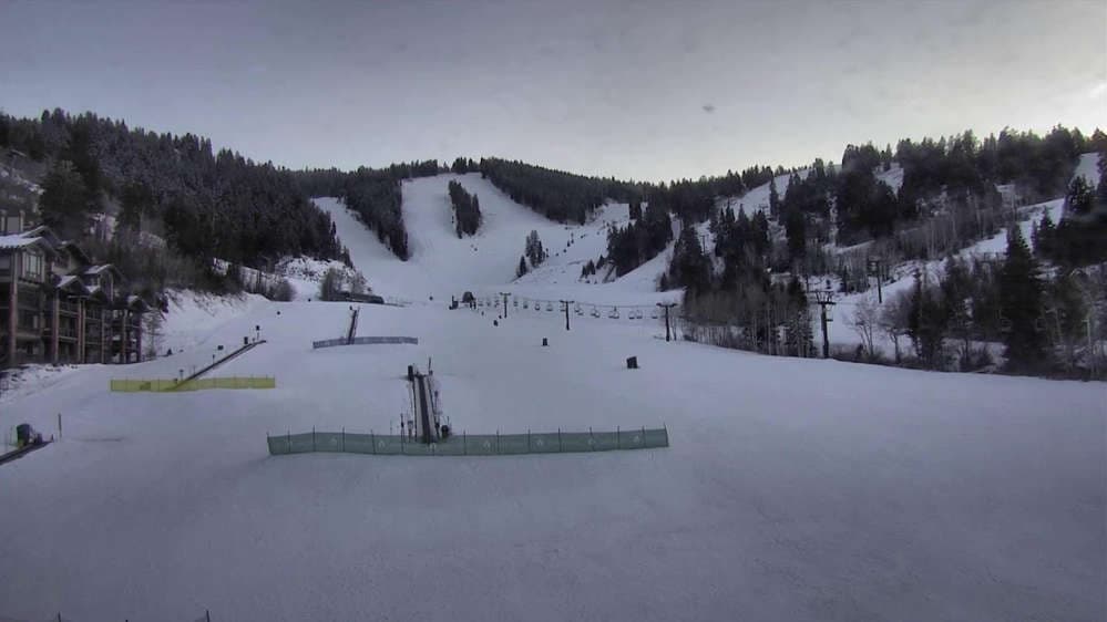 Deer Valley - Snow Park Lodge Cam