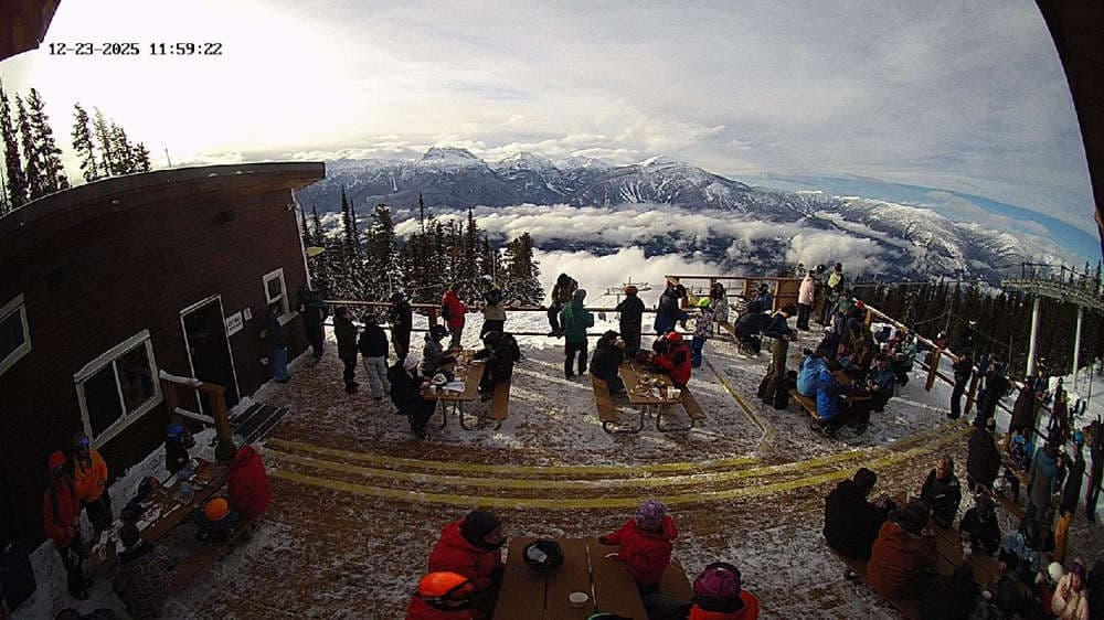 Revelstoke: Top of Upper Gondola Cam