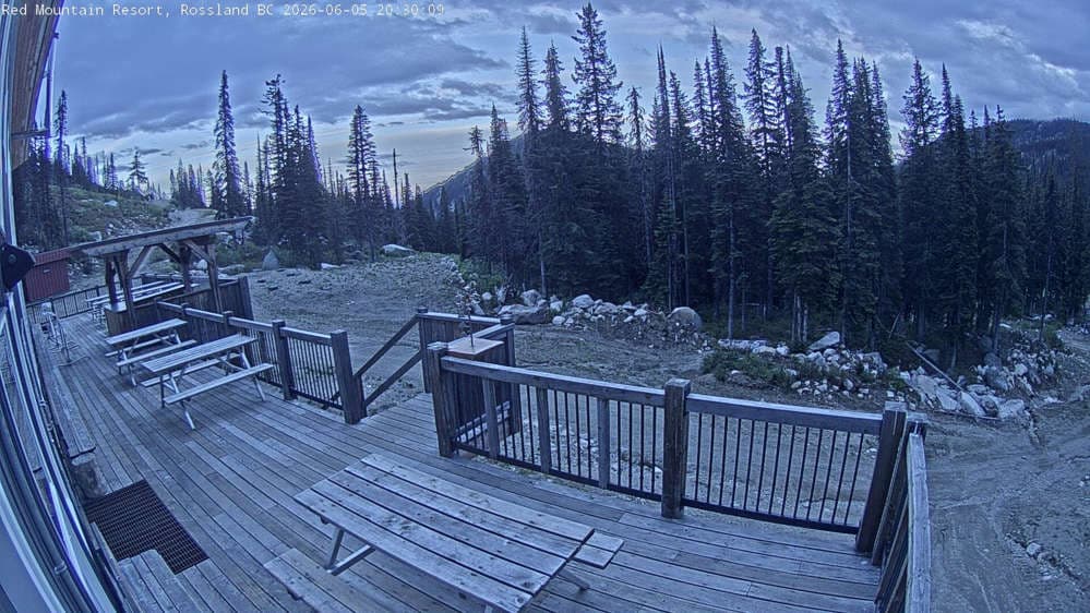 Red Resort - Paradise Lodge Deck Cam