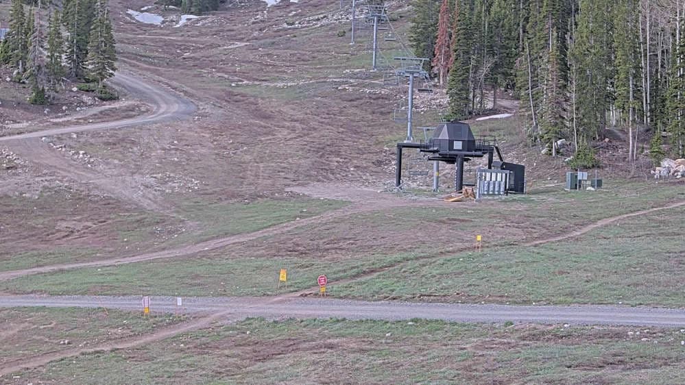 Solitude: Powderhorn II Lift Line