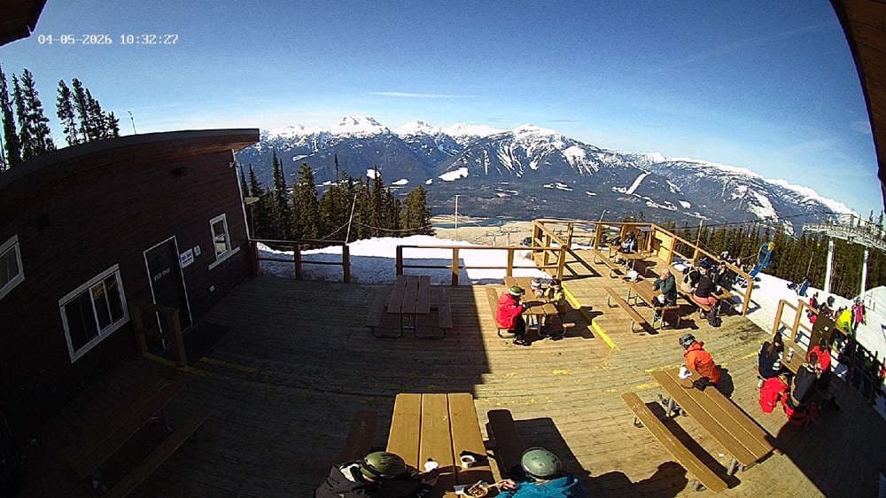 Revelstoke: Top of Upper Gondola Cam