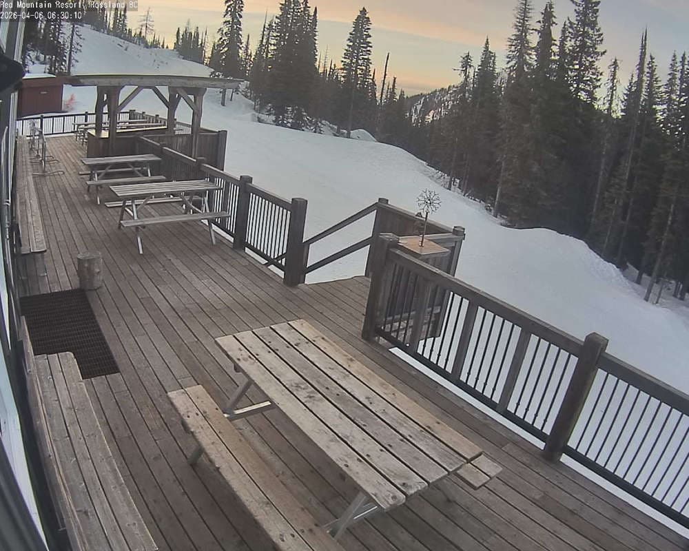 Red Resort - Paradise Lodge Deck Cam