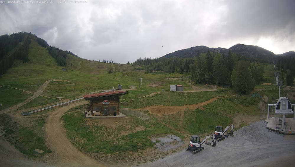 Red Resort - Base Lodge Cam