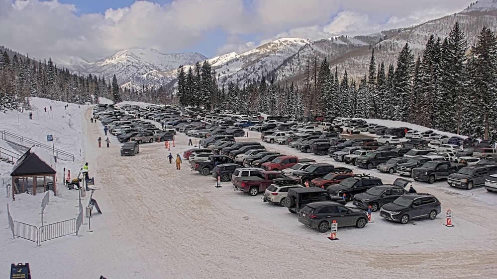 Solitude: Moonbeam Parking Lot Cam