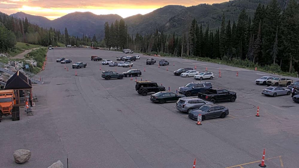 Solitude: Moonbeam Parking Lot Cam
