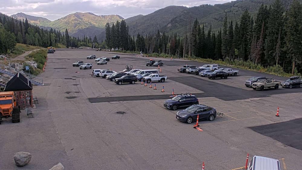 Solitude: Moonbeam Parking Lot Cam