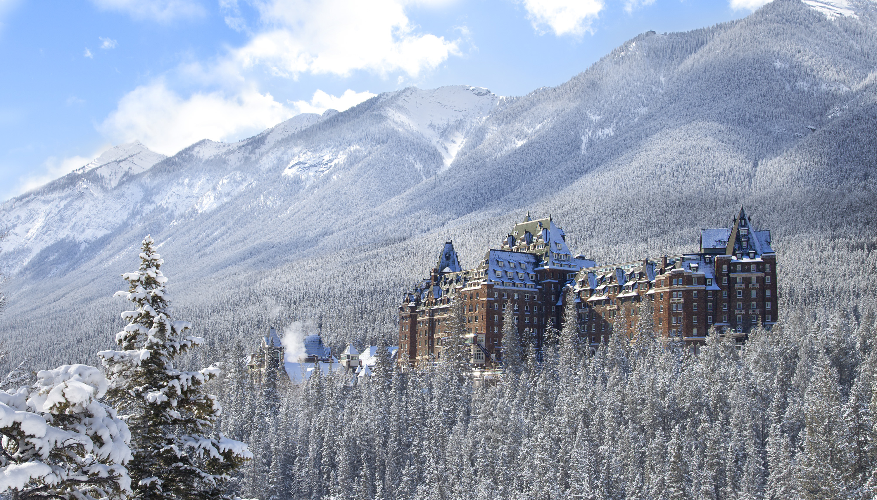 Ski Vacation Package - Save 20-30% at the Fairmont Banff Springs and Chateau Lake Louise! Book by November 30th
