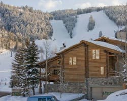 Trails End Lodge
