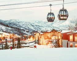 Ski Vacation Package - Save 20% on 4+ nights at Viewline Resort Snowmass. Book by 9/30/23