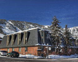 Chateau Dumont Condominiums