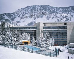 Cliff Lodge