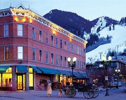 Independence Square Hotel