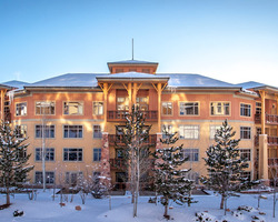 Sundial Lodge