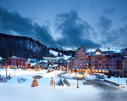 Zephyr Mountain Lodge